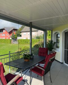 Individuelle Lösung Balkonverglasung in Kinderbeuren