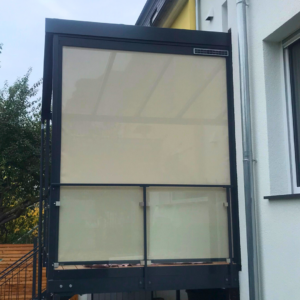 Seitlicher Sonnenschutz Terrassenüberdachung